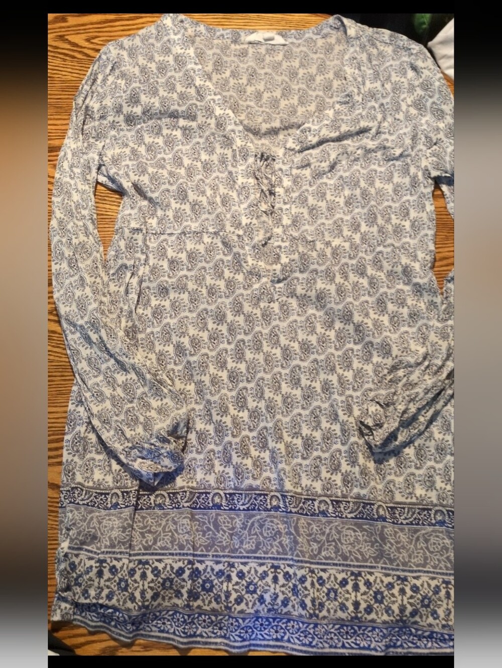 Athleta long-sleeve V-neck tunic blouse